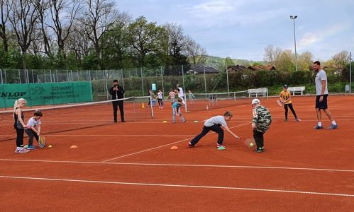 Wandertag zum Tennisplatz