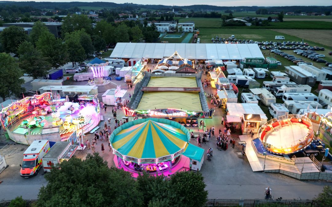 Fertig zum Startschuss zur „Fünften Bruckmühler Jahreszeit“_Vorbericht Volksfest-Auftakt_2024