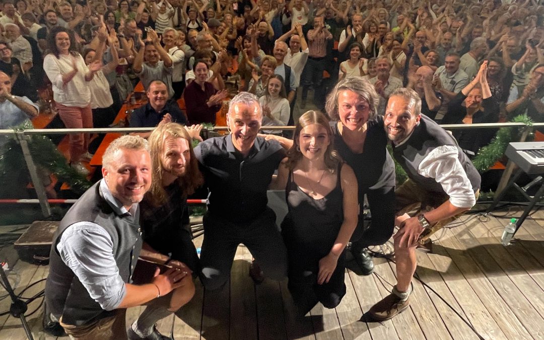 Volksfestauftakt des SV Bruckmühl mit Kabarett-Knaller Stefan Kröll