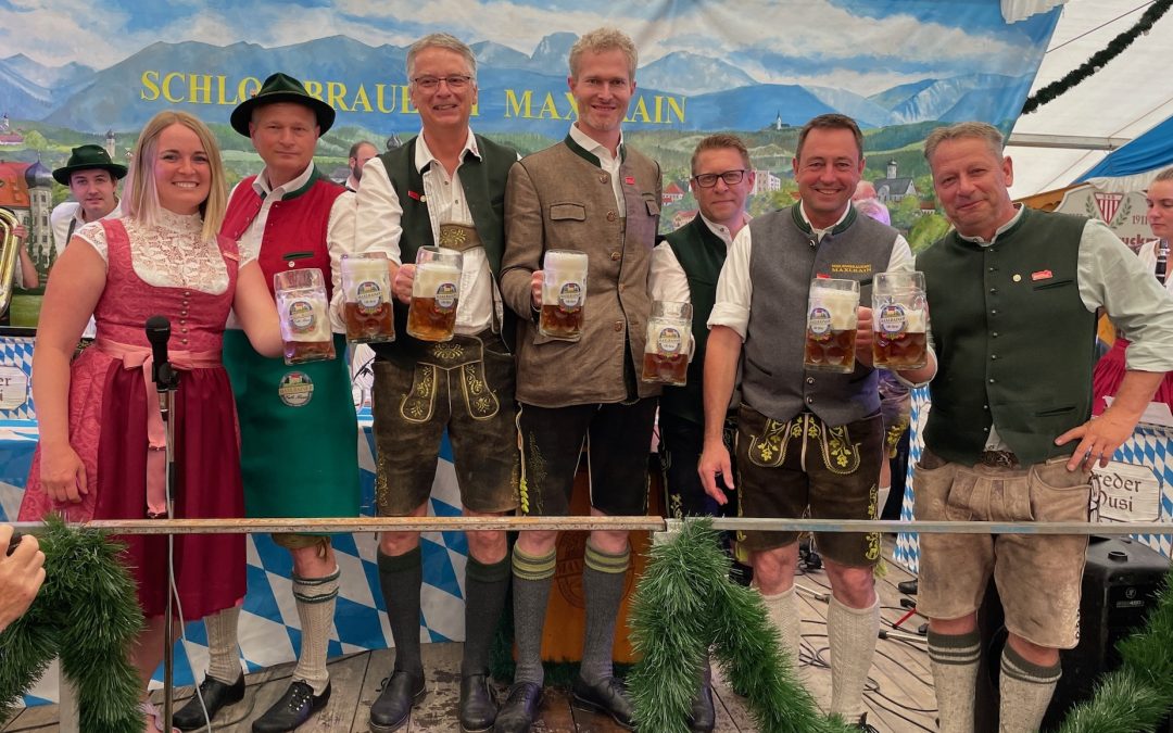 Auftakt mit ersten Prosit